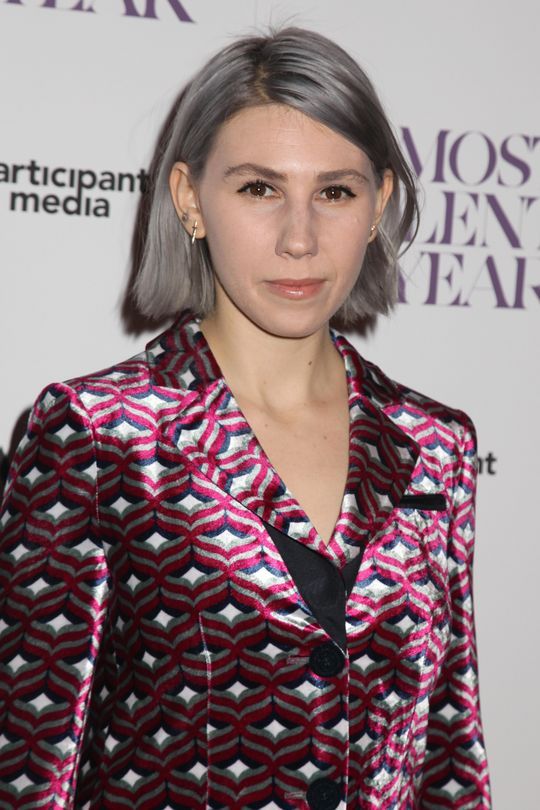 zosia-mamet-gray-hair-w540