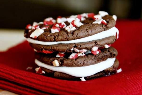 christmas-desserts-peppermint-chocolate-whoopie-pies