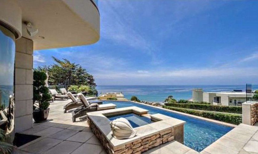 24CF0BD400000578-0-image-a-105 1421584961339