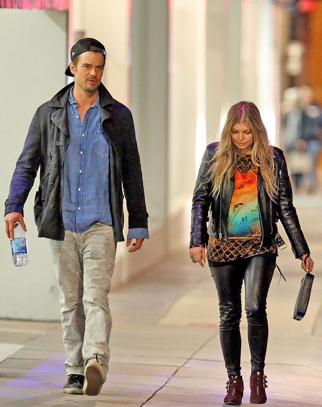 rs 634x800-131229181937-634.fergie-josh-duhamel-santa-monica-movies-122913