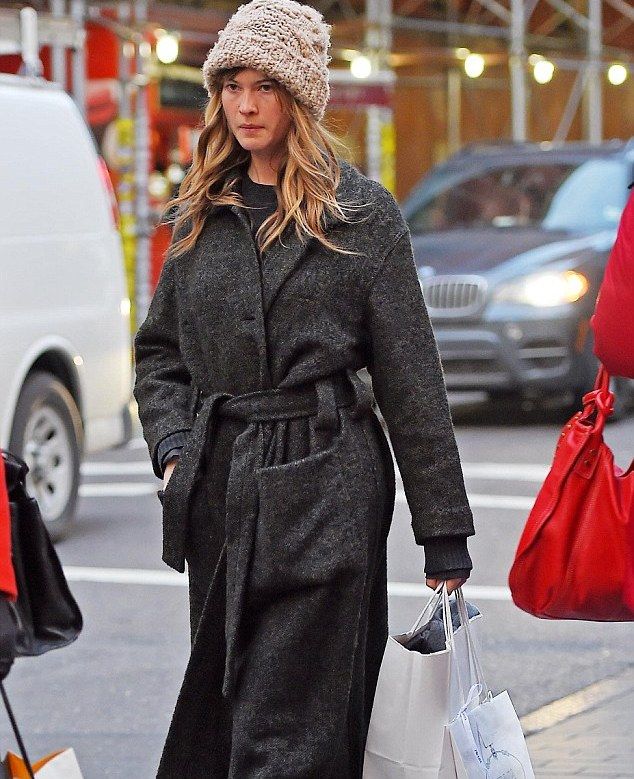 24FFA7DD00000578-2924776-image-m-24 1422124678767