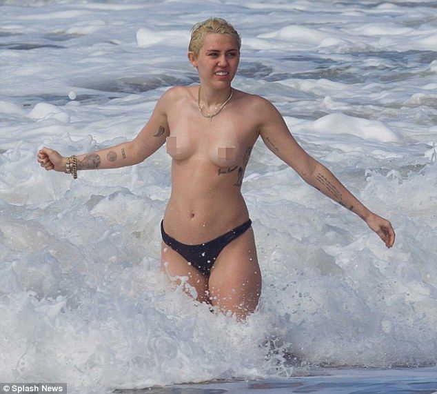 250B936E00000578-2925741-image-a-61 1422210473357