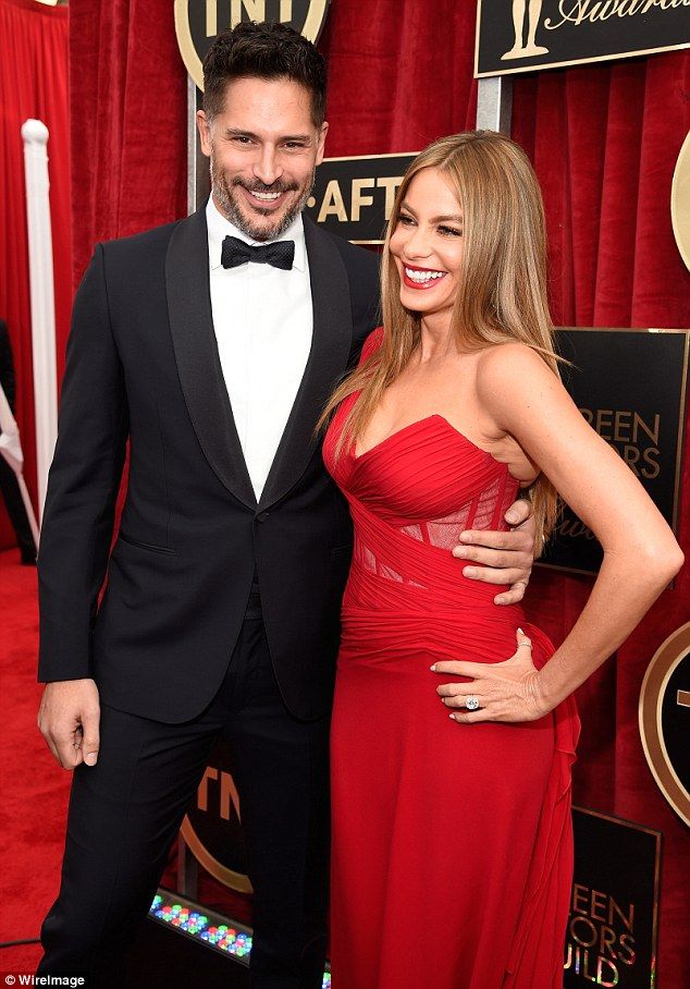 250E605300000578-2926157-Happily ever after Sophia Vergara and her fianc Joe Manganiello -a-122 1422239513648
