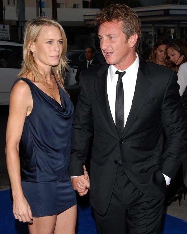 Sean-Penn-et-Robin-Wright-en-2007 portrait w858