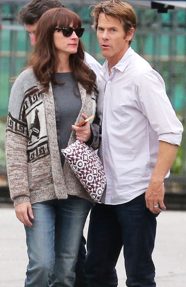 rs 634x976-150129182523-634.Julia-Roberts-Daniel-Moder.ms.012915