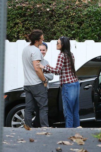 DEMI-MOORE-and-Orlando-Bloom-with-TALLULAH-WILLIS-Out-in-Los-Angeles-23