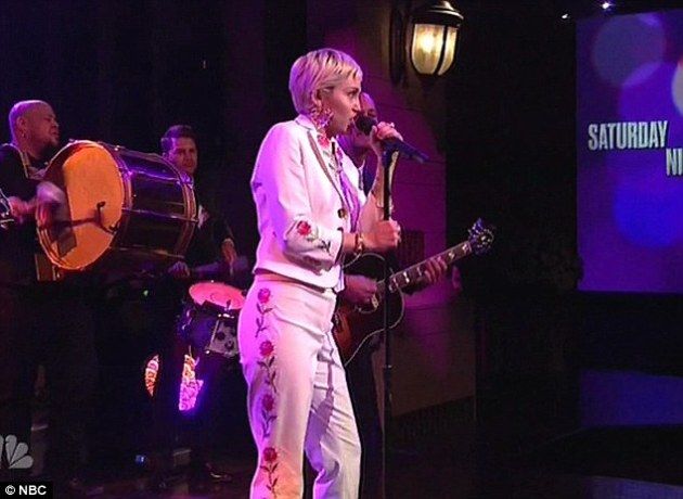 25B9BF4C00000578-0-image-a-21 1424081554214 42dbe