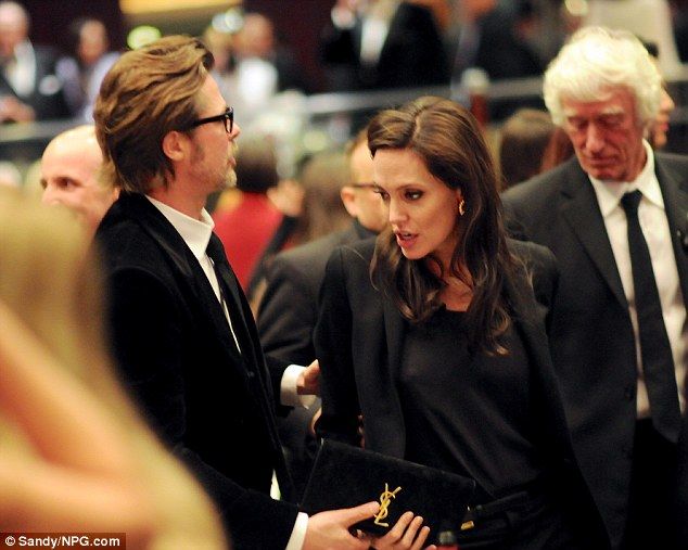 25C0121500000578-2956967-image-a-19 1424175129601 aec01