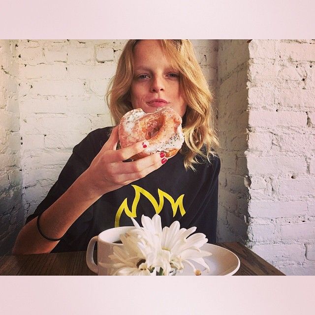 03-valentines-day-indulgences-hanne-gaby-odiele 0ad22