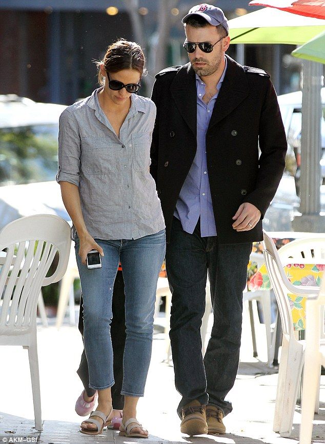 article-2307477-193C7D56000005DC-147 634x866 de03f