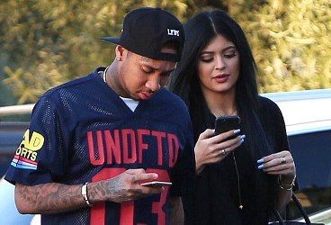 246210B500000578-2895173-Sure you re not dating Kylie Jenner right was spotted at lunch i-a-2 1420267146177 ecac3