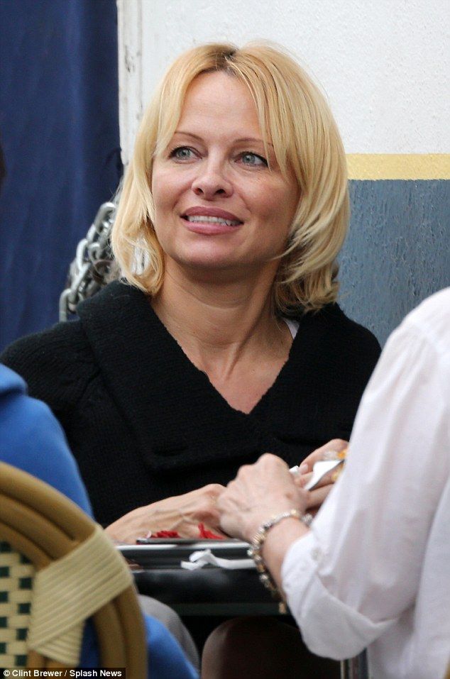 26910C2500000578-2991463-image-a-65 1426162624871 b0c48