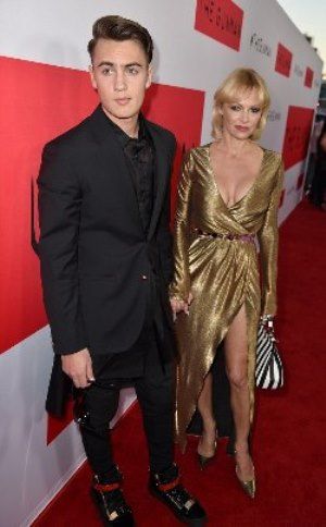 2696E72100000578-2992729-image-m-121 1426242843053 4d136