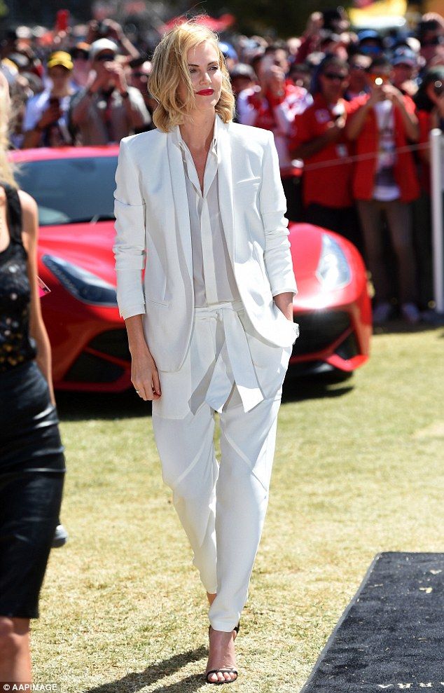 26A9244B00000578-2995445-image-a-89 1426398015285 3321e