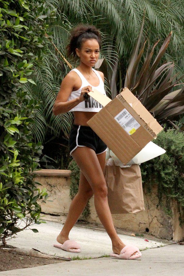 karrueche-tran-wearing-chris-brown-ring-after-breakup-03 89e58