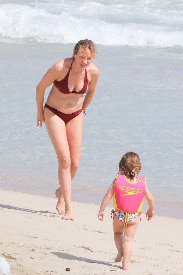 uma-thurman-bikini-st-barts-vacationu200B-01 dfb29