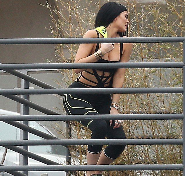 26C0B61B00000578-0-image-m-126 1426650805398 9283c