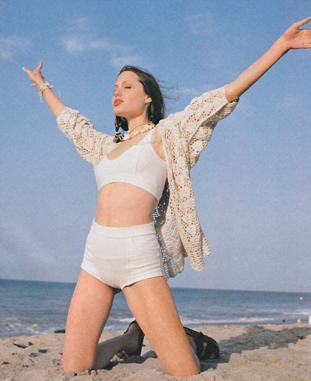 26E12A8400000578-3005861-image-m-10 1426980729975 eb6d0