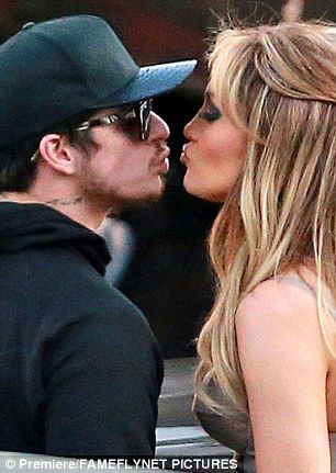 2704850700000578-3013177-image-m-72 1427386368486 85eed