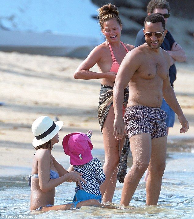 27079B3500000578-3013531-image-m-101 1427436504287 7e9b4