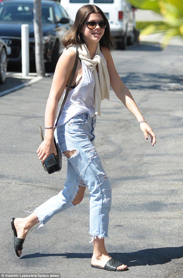 2707506800000578-3014142-image-m-88 1427436705749 1d250