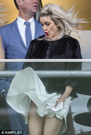 271B306C00000578-3017098-image-m-66 1427654602942 102cd