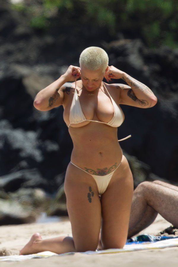amber-rose-topless-hawai-06 18c45