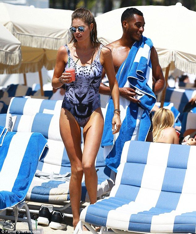 272591A700000578-3018657-image-m-75 1427746208422 d1eb9