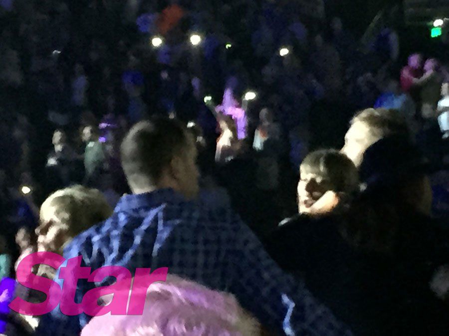 taylor-swift-dating-calvin-harris-concert-nashville-09 9e8ae