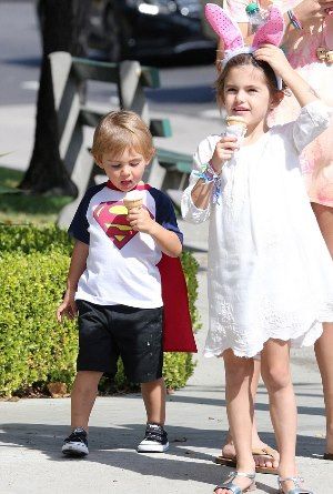 2745C5AA00000578-3025274-image-m-161 1428118928877 d1d36