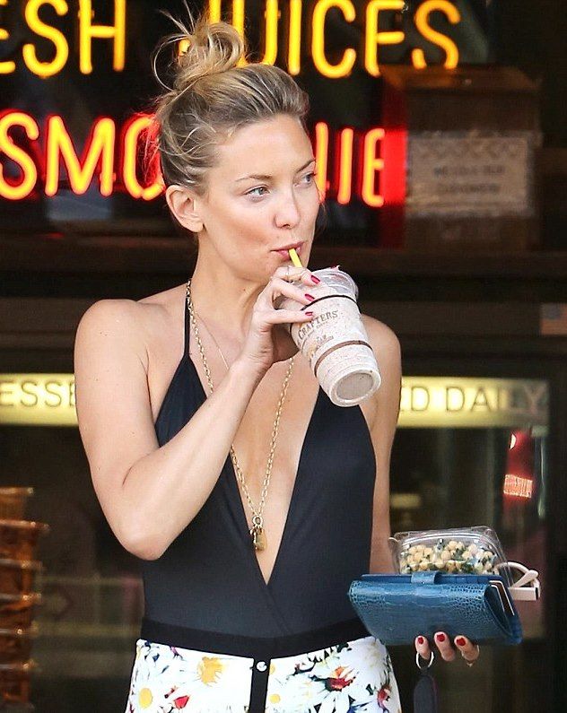 274B7D0100000578-0-image-a-7 1428306158729 02bab