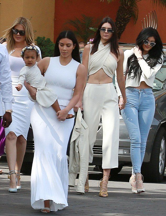 274EBEB800000578-3026860-image-m-14 1428274056443 637ed