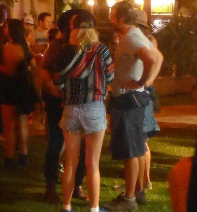 2776208100000578-3035001-Relaxed The duo looked very much at ease in each other s company-m-10 1428770476042 f7479