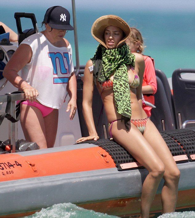 2763C3FF00000578-3031526-image-m-17 1428561038005 38634