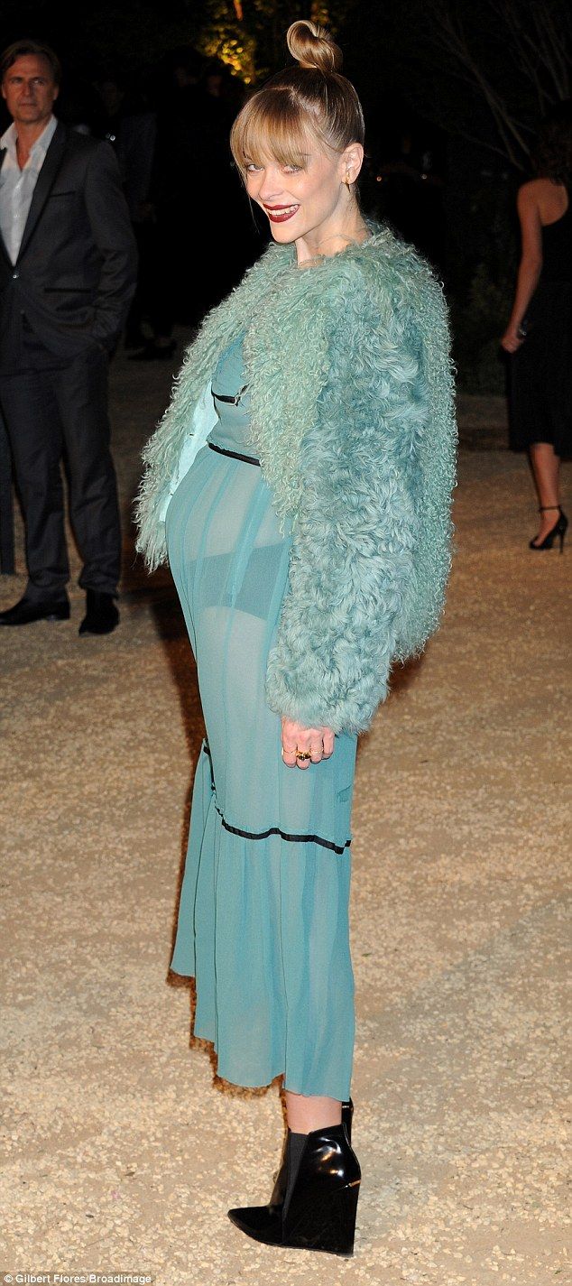 27A743FD00000578-3043024-image-m-51 1429250280596 8bb1a