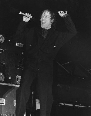 27AF5BAE00000578-3044347-image-a-10 1429318000142 d0556