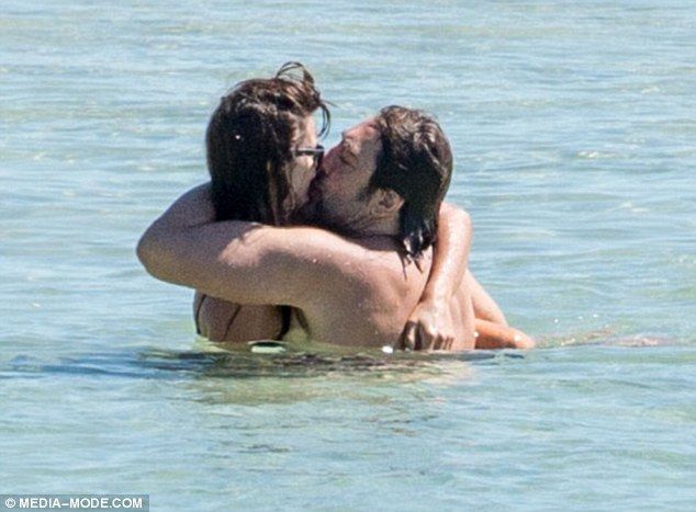 27A9E69400000578-0-image-m-18 1429270755267 738e4