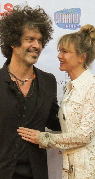 27CCC81300000578-3048324-image-a-218 1429597885900 9ee02