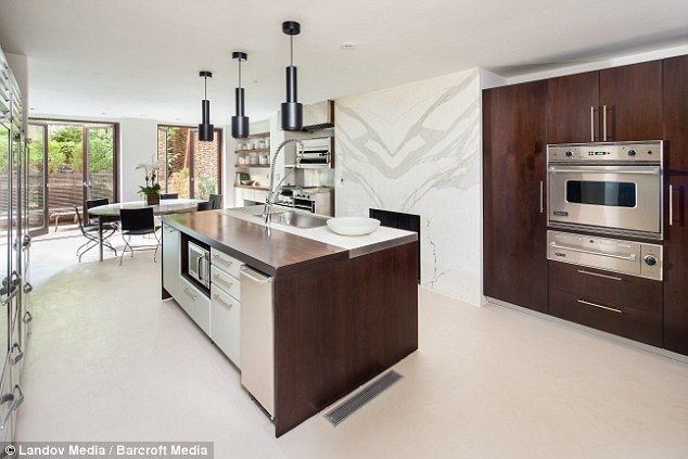 23A67F3200000578-2856774-image-31 1417478128729 1ae52