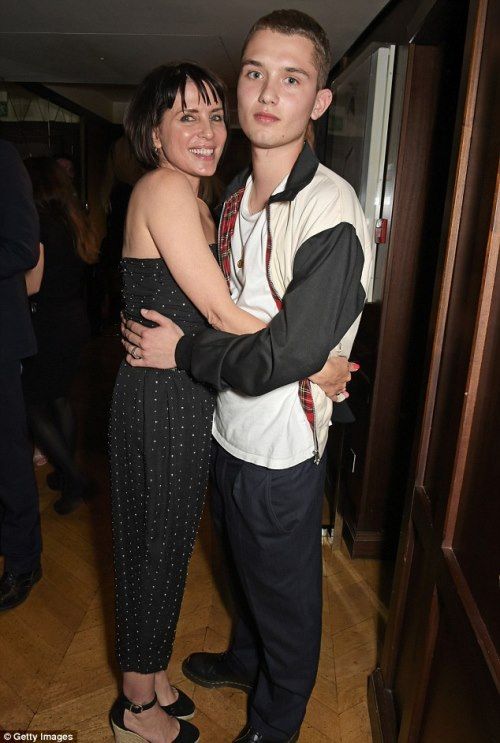 27F5209000000578-0-image-a-47 1429912682122 9b1d9