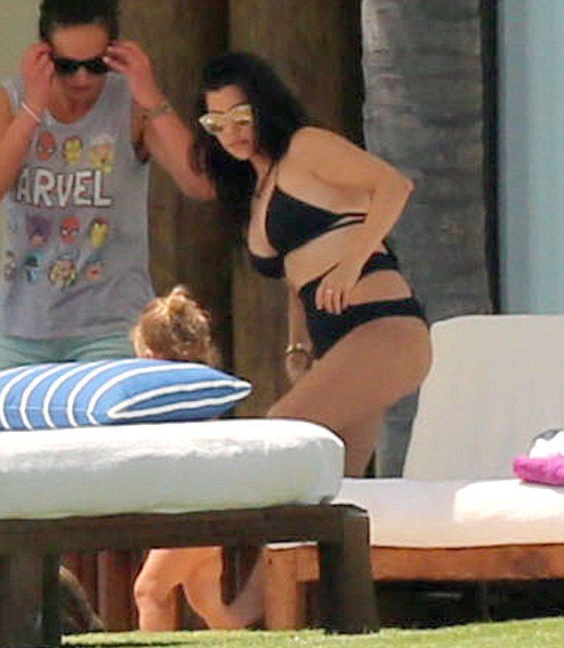 286FCB9300000578-3073158-image-a-22 1431061700687 bd8d6