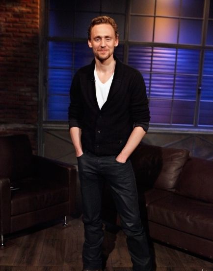 Tom-Hiddleston-Hoppus-On-Music-Fuse-New-York-04302012-6-435x580 3c7c7