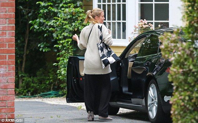 2884C95100000578-0-image-m-21 1431271996450 e051e