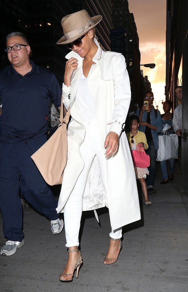 289AB85200000578-0-image-a-112 1431489797995 587da