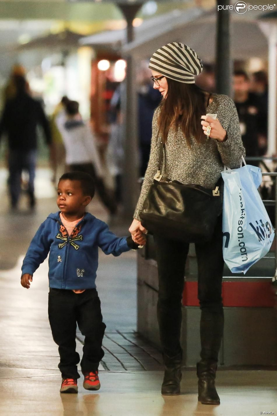 1381842-please-hide-the-child-s-face-prior-to-950x0-1 bf9b1