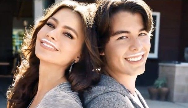 Sofia-Vergara-Son-Milk-Moustache 95a7f