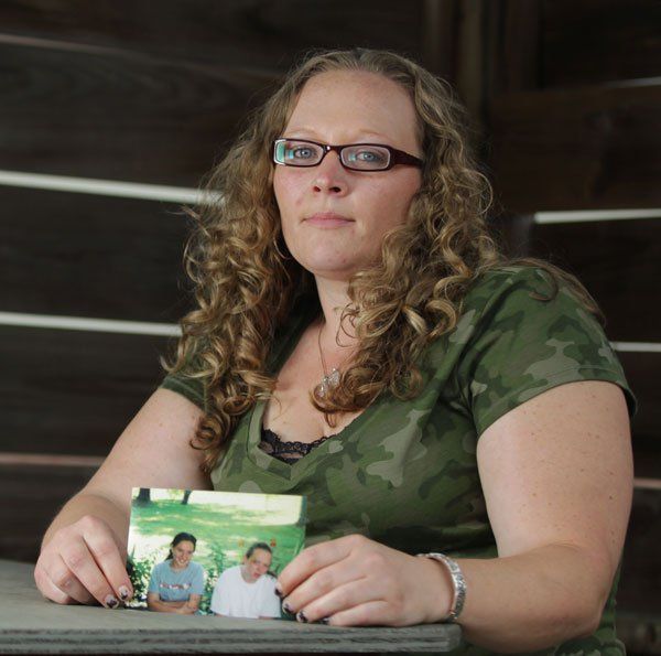 demi-moore-brother-hell-mugshot-007 e9ce9