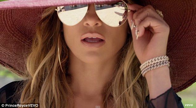 297D16D100000578-3117727-image-a-52 1433903620660 8200c