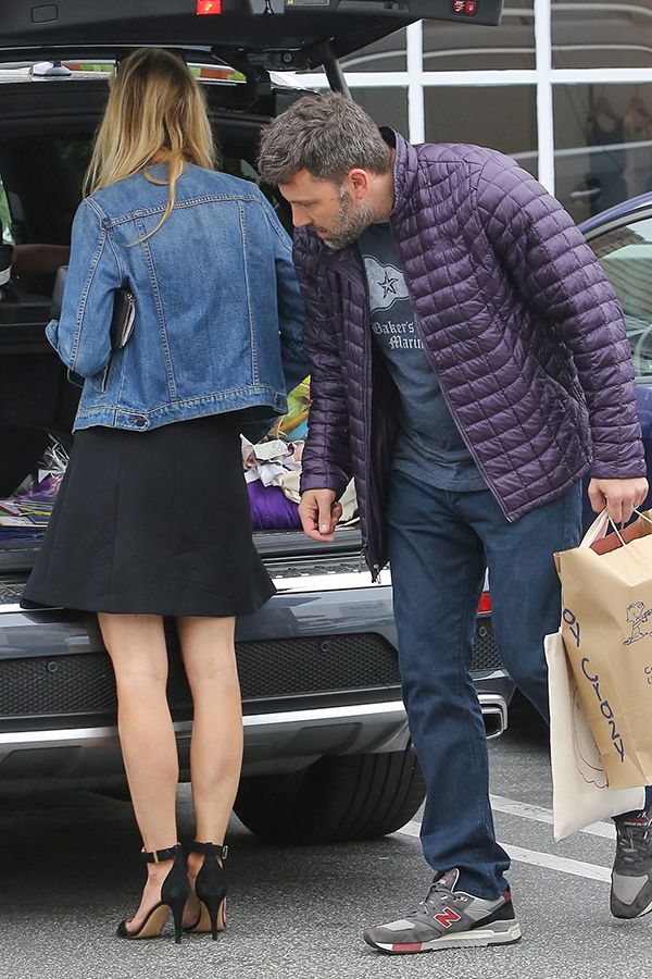 ben-affleck-jennifer-garner-marriage-trouble-checking-out-blonde-womans-butt-7 4cb3f