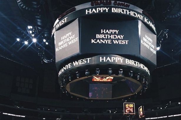 Kanye-Wests-basketball-game e66fd